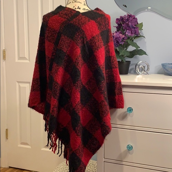 LAST 1 🔥 2 Tone Buffalo Plaid Long Fringe Poncho - Picture 9 of 10